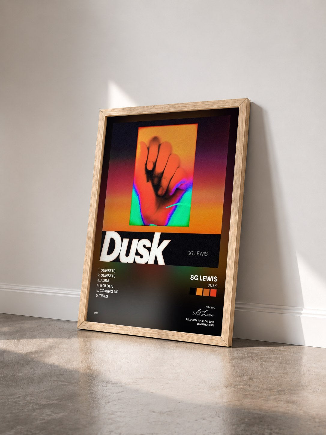 #bois Tableau de l'album Dusk de SG Lewis vu de trois quarts, cadre en bois brut