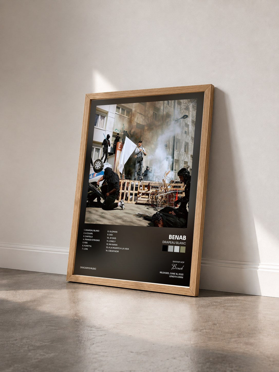 #bois Tableau de l'album Drapeau Blanc de Benab vu de trois quarts, cadre en bois brut
