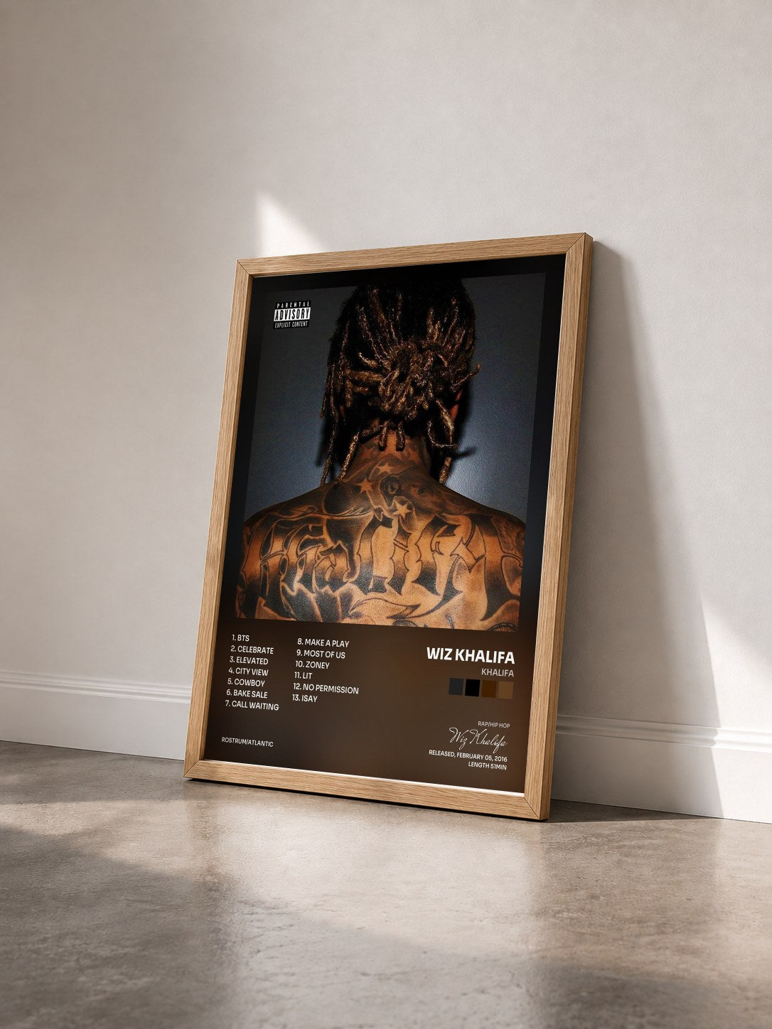 #bois Tableau de l'album Khalifa de Wiz Khalifa vu de trois quarts, cadre en bois brut