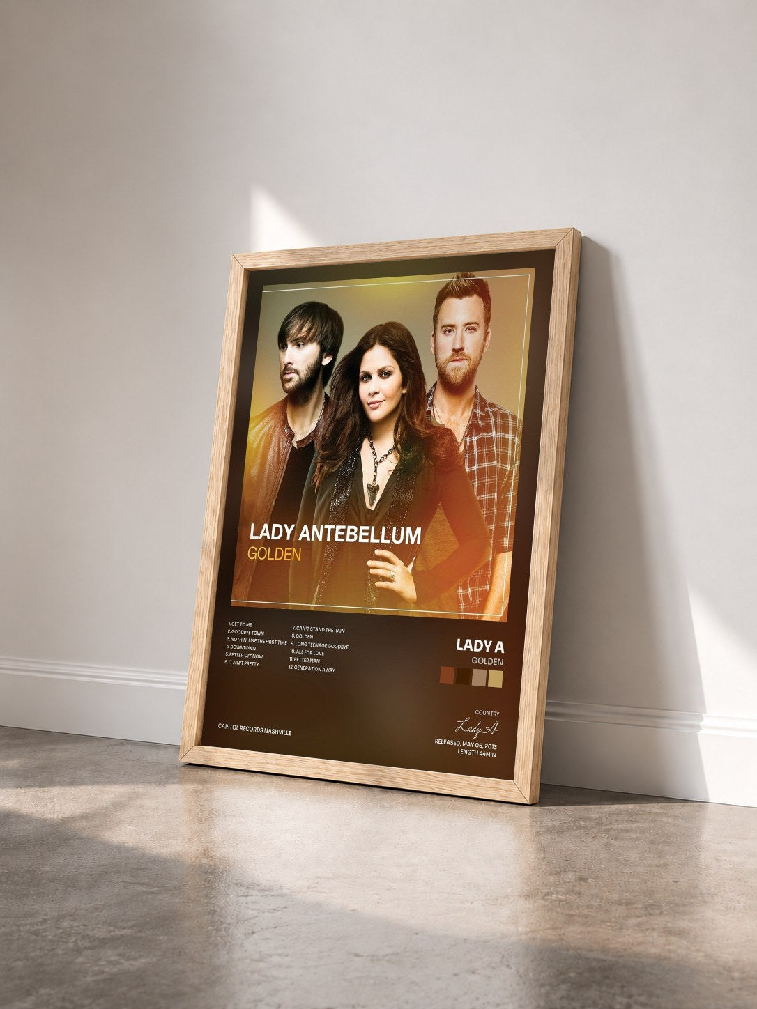 #bois Tableau de l'album Golden de Lady A vu de trois quarts, cadre en bois brut