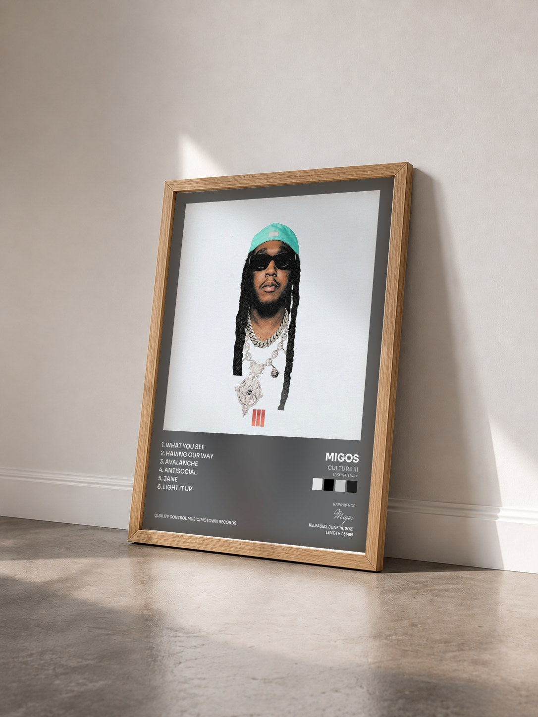 #bois Tableau de l'album Culture III (Takeoff's Way) de Migos vu de trois quarts, cadre en bois brut