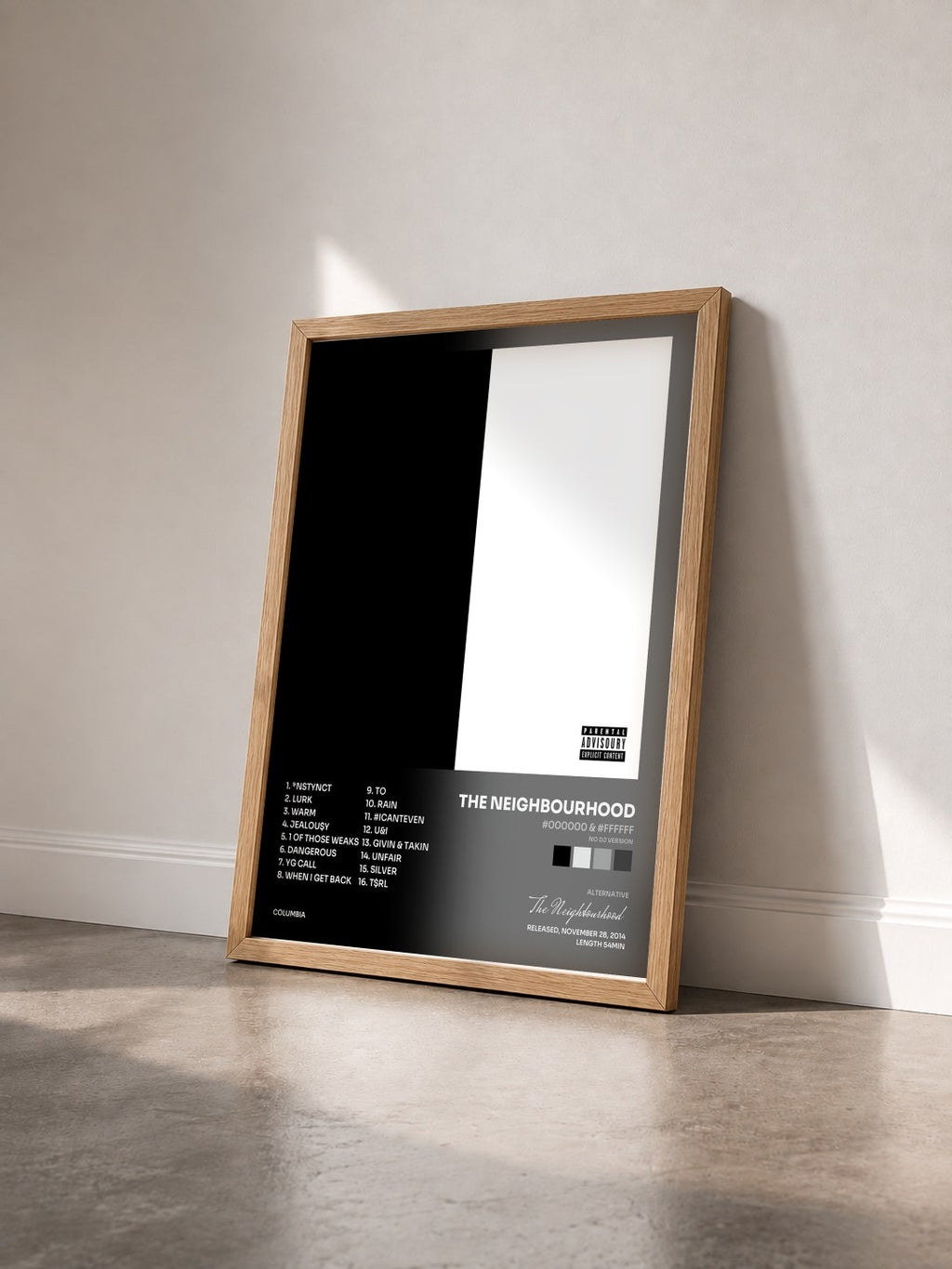 #bois Tableau de l'album #000000 & #FFFFFF (No DJ Version) de The Neighbourhood vu de trois quarts, cadre en bois brut