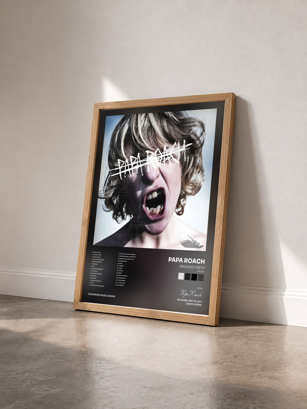 #bois Tableau de l'album Crooked Teeth (Deluxe) de Papa Roach vu de trois quarts, cadre en bois brut