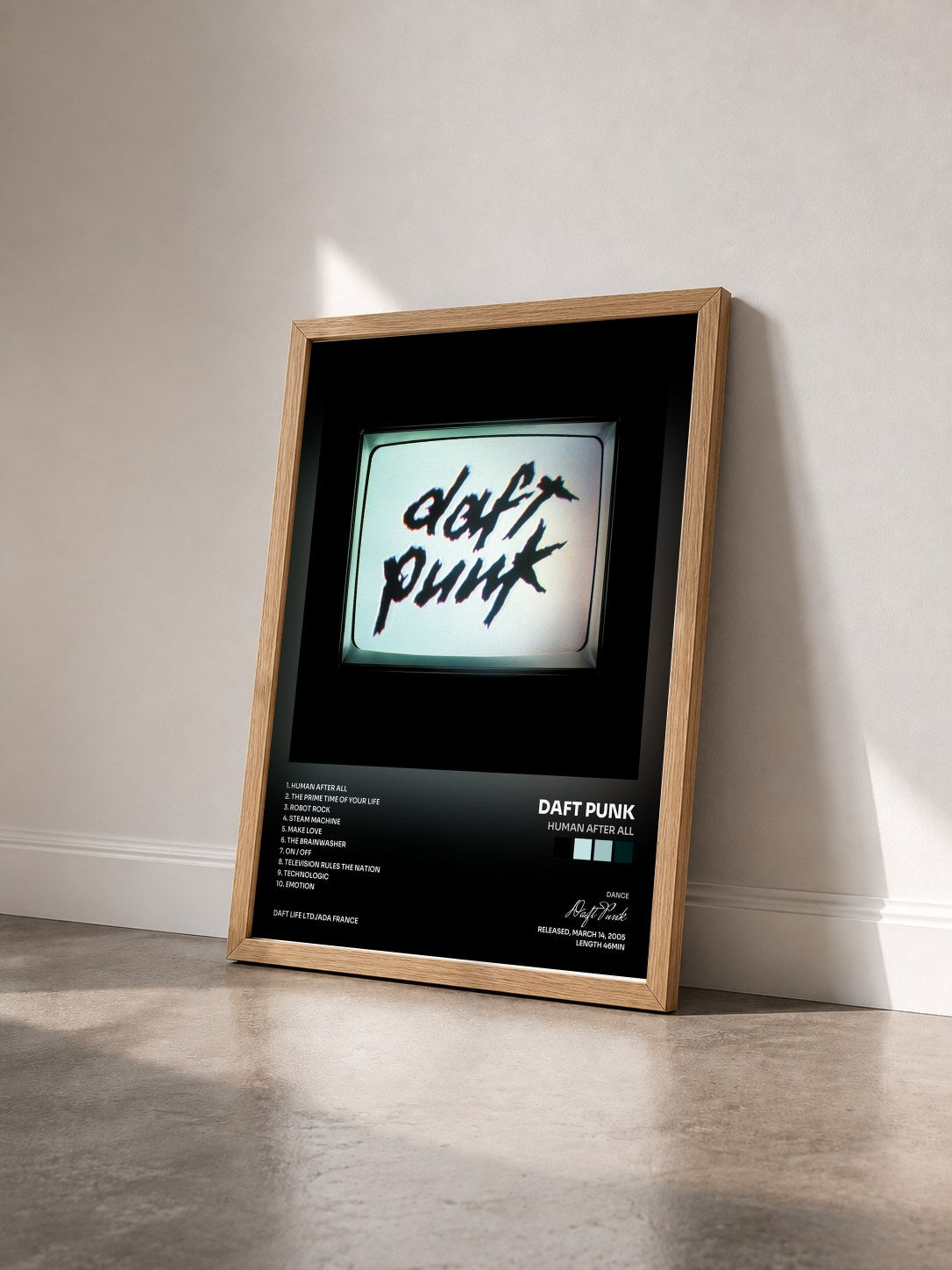 #bois Tableau de l'album Human After All de Daft Punk vu de trois quarts, cadre en bois brut