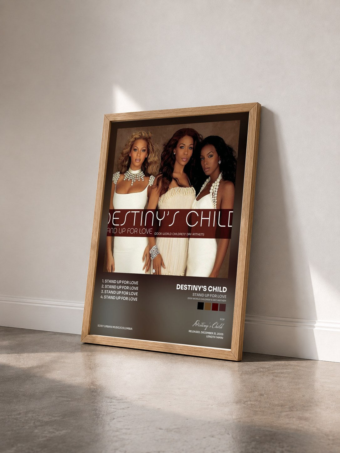 #bois Tableau de l'album Stand Up For Love (2005 World Children's Day Anthem) de Destiny's Child vu de trois quarts, cadre en bois brut