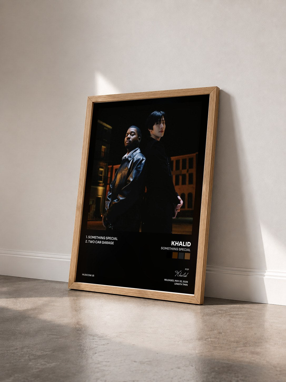 #bois Tableau de l'album Something Special de Khalid vu de trois quarts, cadre en bois brut