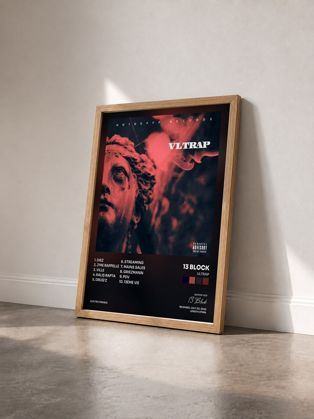 #bois Tableau de l'album ULTRAP de 13 Block vu de trois quarts, cadre en bois brut