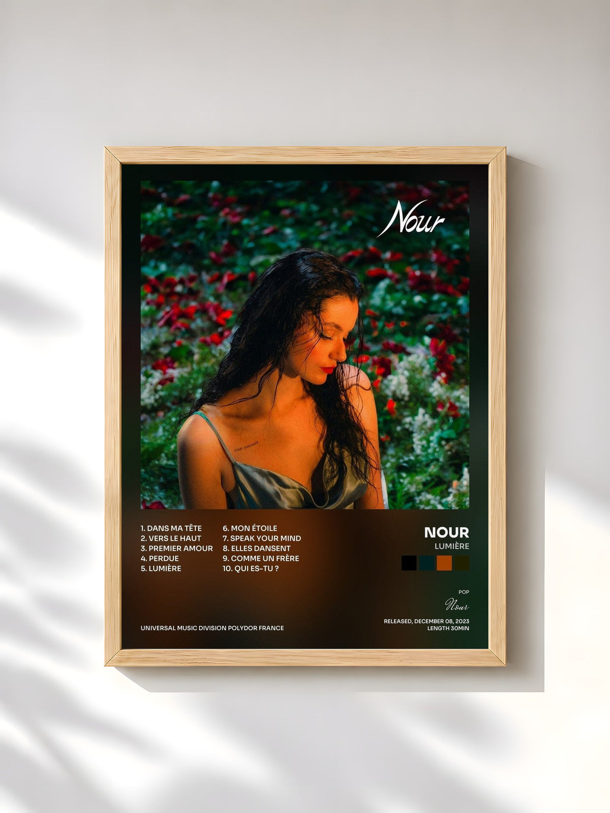 #bois Tableau de l'album Lumière de Nour, cadre en bois brut, imprimé et encadré en France