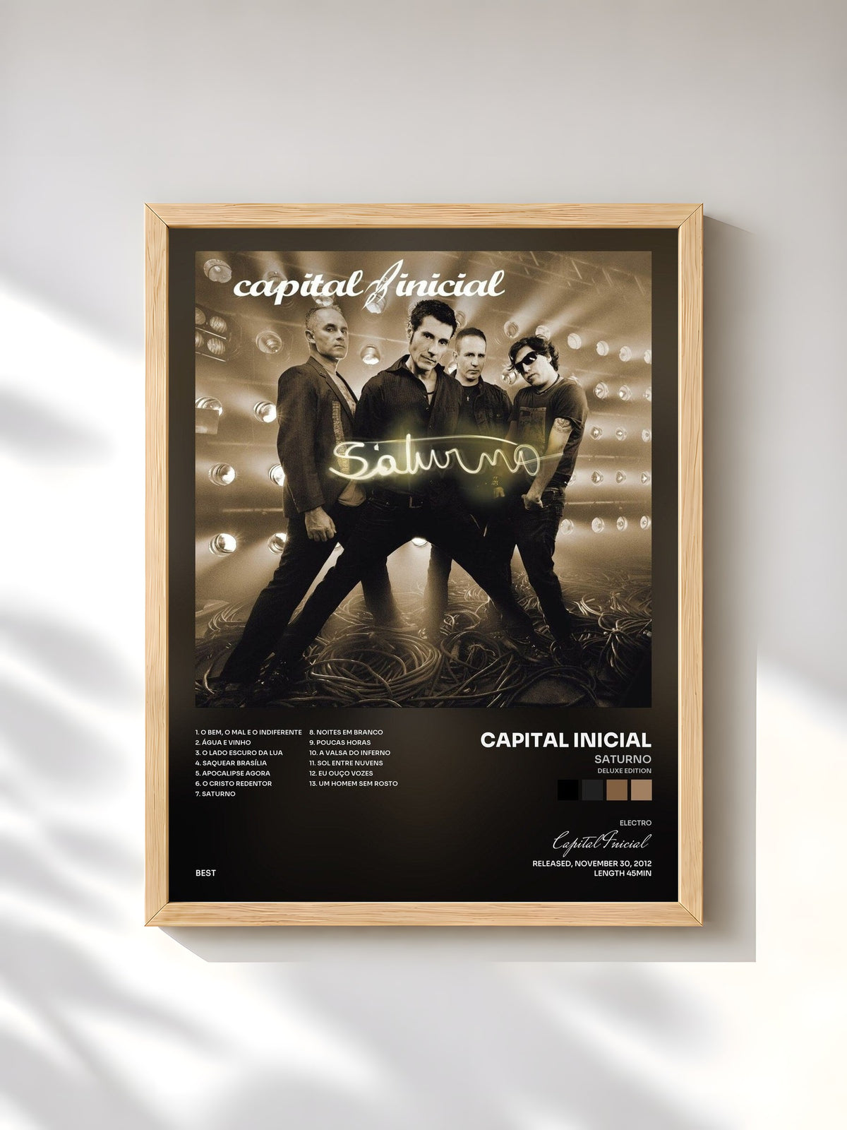 #bois Tableau de l'album Saturno (Deluxe Edition) de Capital Inicial, cadre en bois brut, imprimé et encadré en France