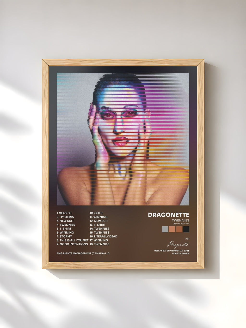 #bois Tableau de l'album Twennies (Deluxe Version) de Dragonette, cadre en bois brut, imprimé et encadré en France