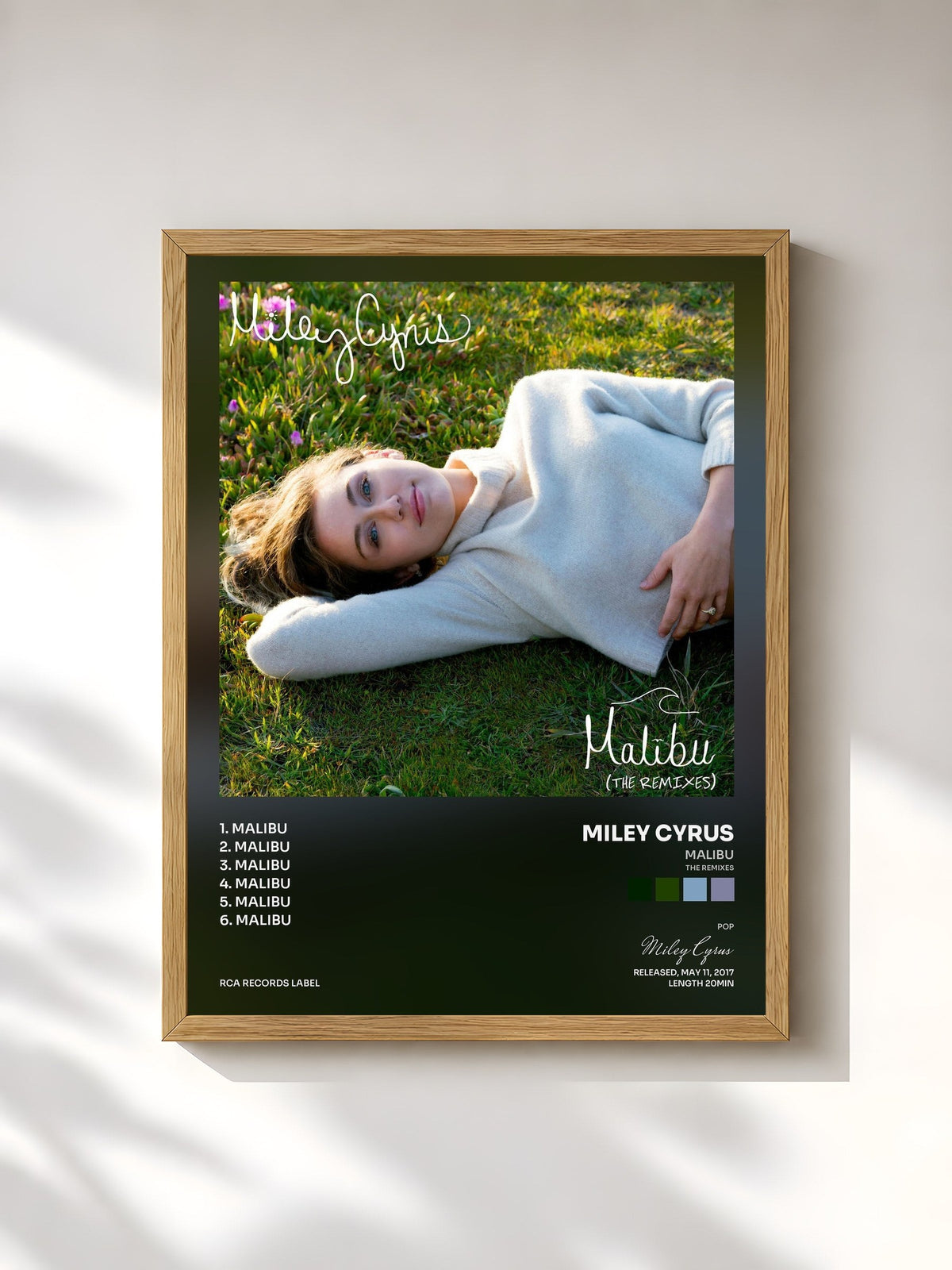 #bois Tableau de l'album Malibu (The Remixes) de Miley Cyrus, cadre en bois brut, imprimé et encadré en France