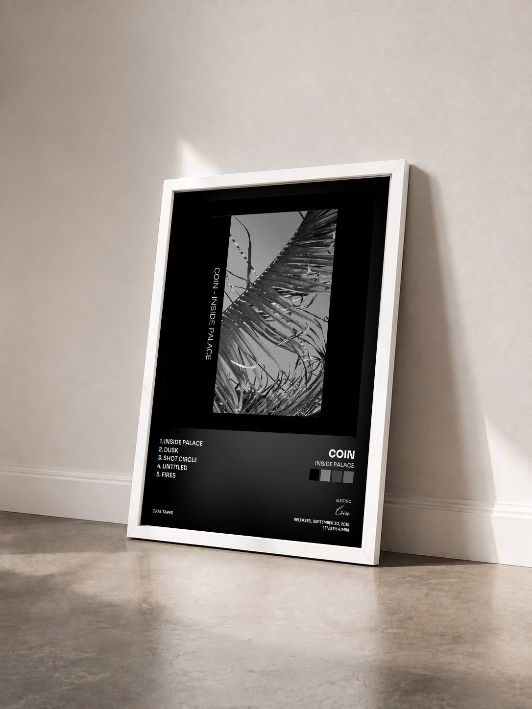 #blanc Tableau de l'album Inside Palace de Coin vu de trois quarts, cadre blanc