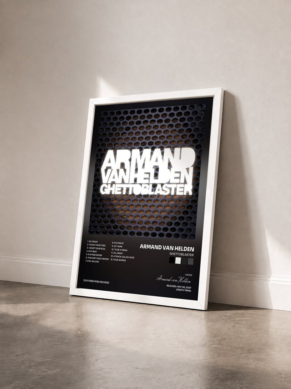 #blanc Tableau de l'album Ghettoblaster de Armand van Helden vu de trois quarts, cadre blanc