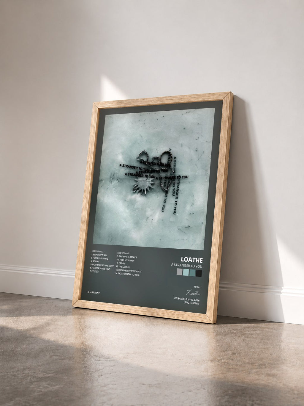 #bois Tableau de l'album A Stranger To You de Loathe vu de trois quarts, cadre en bois brut