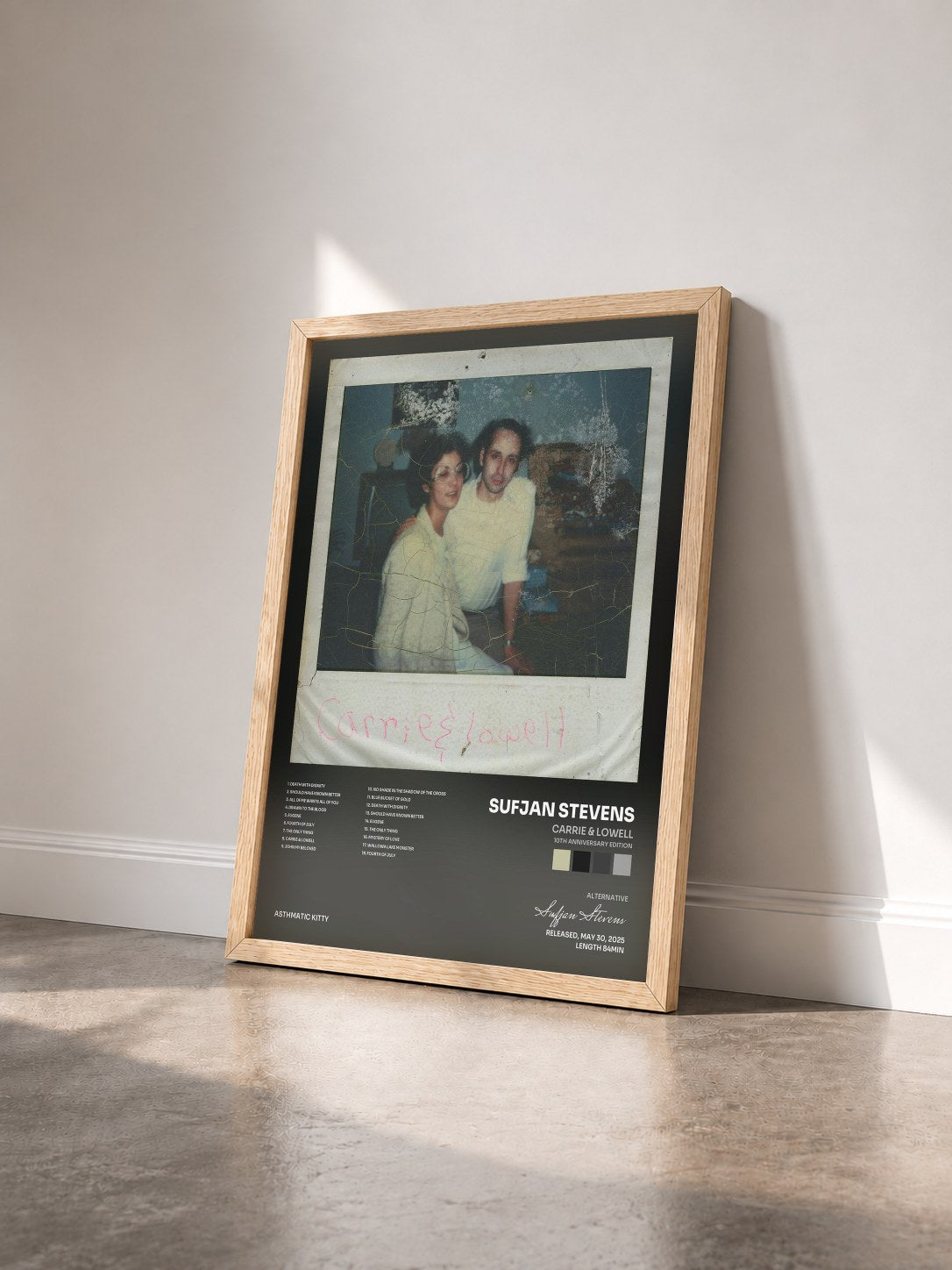 #bois Tableau de l'album Carrie & Lowell (10th Anniversary Edition) de Sufjan Stevens vu de trois quarts, cadre en bois brut