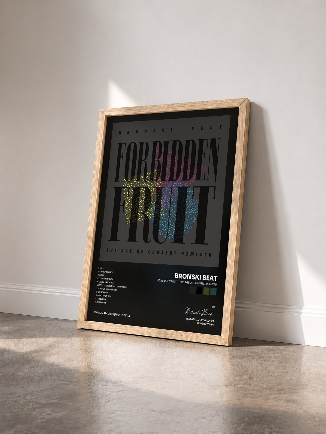 #bois Tableau de l'album Forbidden Fruit - The Age of Consent Remixed de Bronski Beat vu de trois quarts, cadre en bois brut