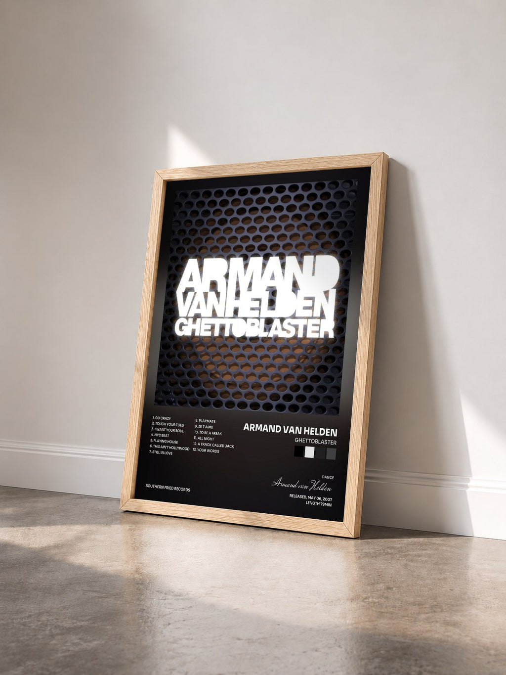 #bois Tableau de l'album Ghettoblaster de Armand van Helden vu de trois quarts, cadre en bois brut