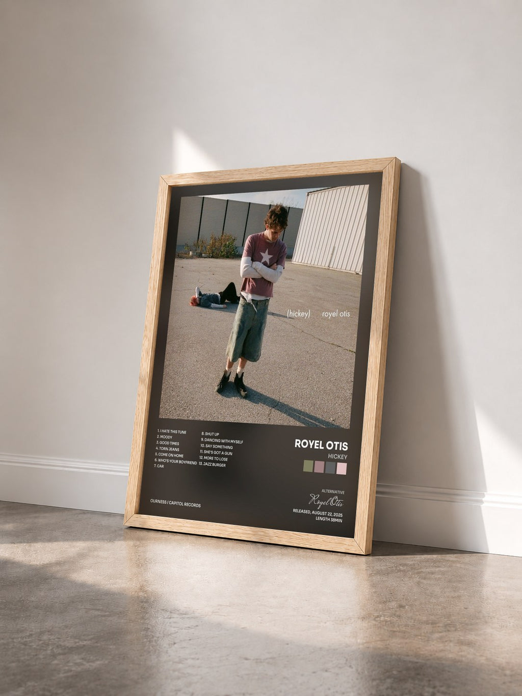 #bois Tableau de l'album hickey de Royel Otis vu de trois quarts, cadre en bois brut