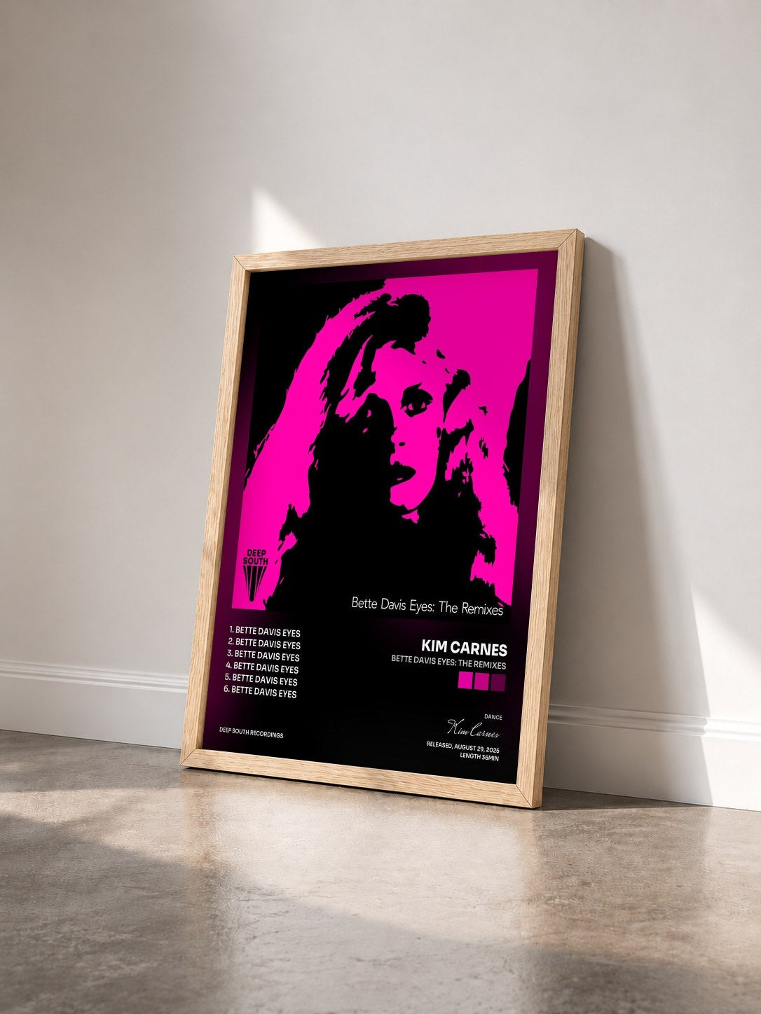 #bois Tableau de l'album Bette Davis Eyes: The Remixes de Kim Carnes vu de trois quarts, cadre en bois brut