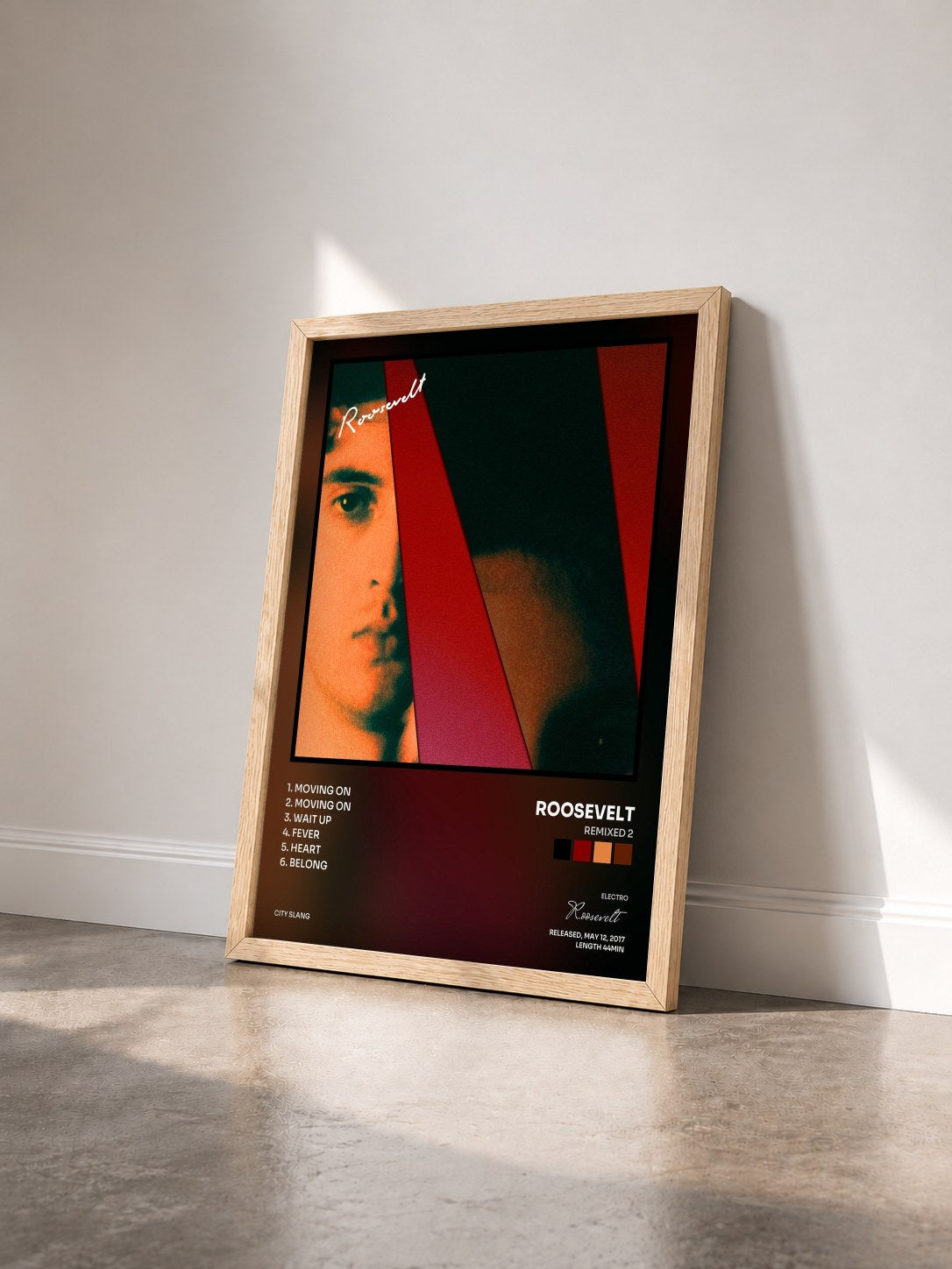 #bois Tableau de l'album Remixed 2 de Roosevelt vu de trois quarts, cadre en bois brut