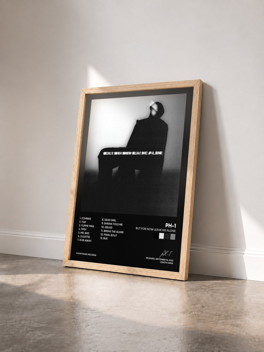 #bois Tableau de l'album BUT FOR NOW LEAVE ME ALONE de pH-1 vu de trois quarts, cadre en bois brut