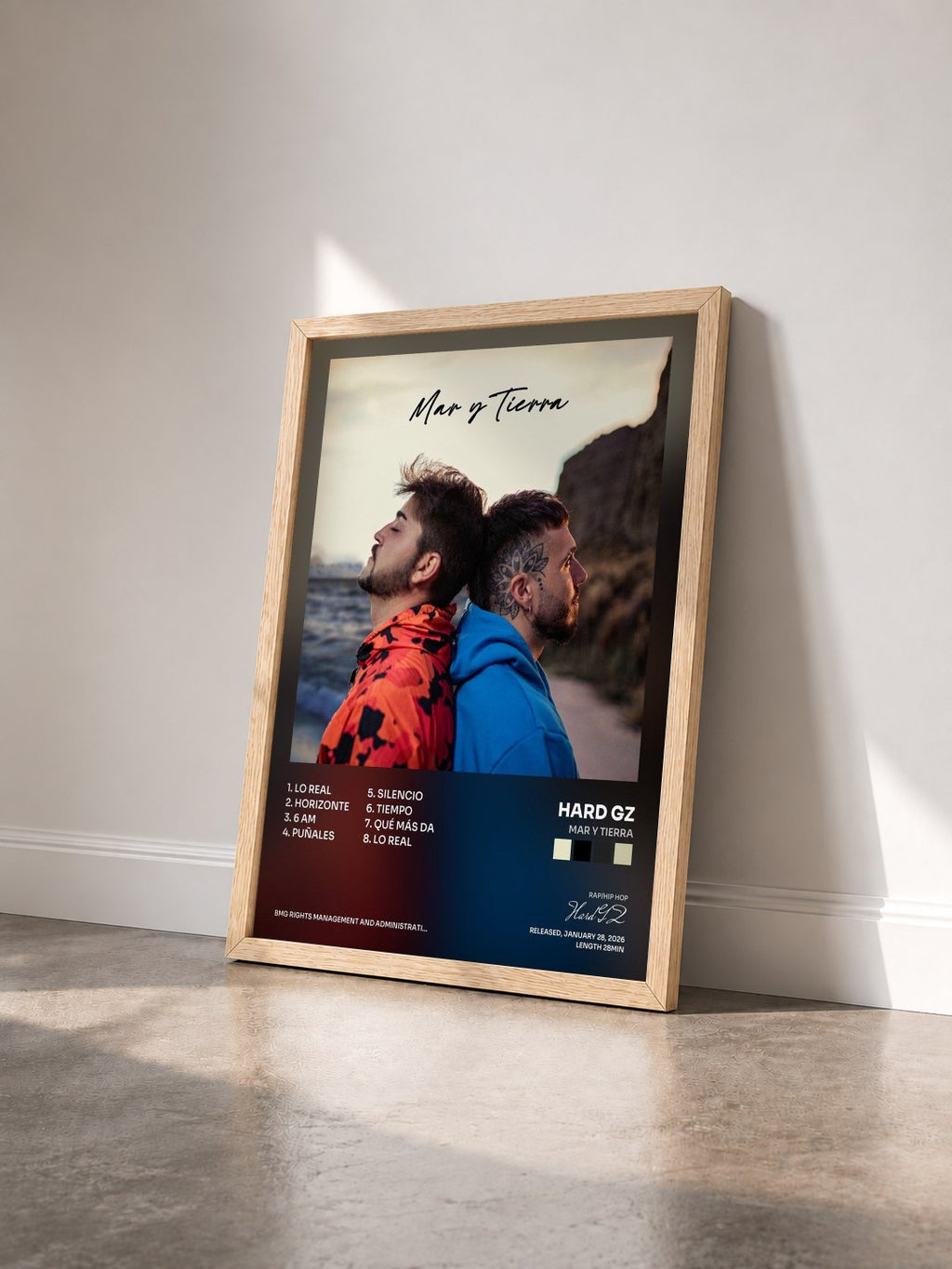 #bois Tableau de l'album Mar y Tierra de Hard GZ vu de trois quarts, cadre en bois brut