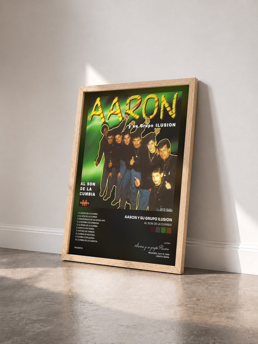 #bois Tableau de l'album Al Son de la Cumbia de Aaron y su grupo Ilusion vu de trois quarts, cadre en bois brut