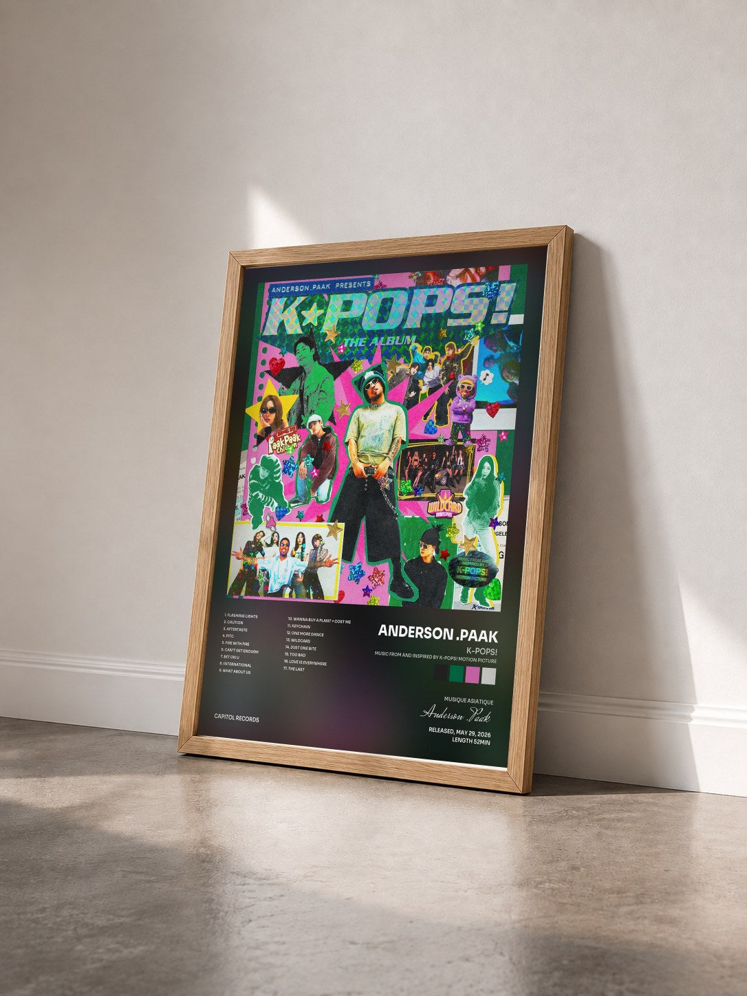 #bois Tableau de l'album K-POPS! (Music from and inspired by K-POPS! Motion Picture) de Anderson .Paak vu de trois quarts, cadre en bois brut