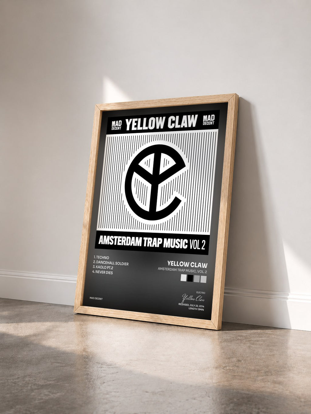 #bois Tableau de l'album Amsterdam Trap Music, Vol. 2 de Yellow Claw vu de trois quarts, cadre en bois brut