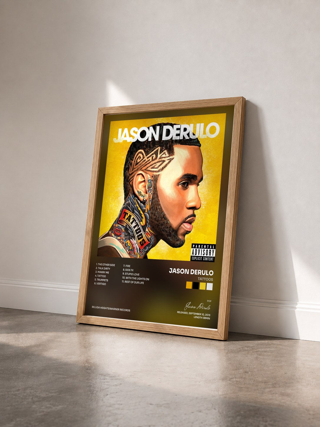 #bois Tableau de l'album Tattoos de Jason Derulo vu de trois quarts, cadre en bois brut