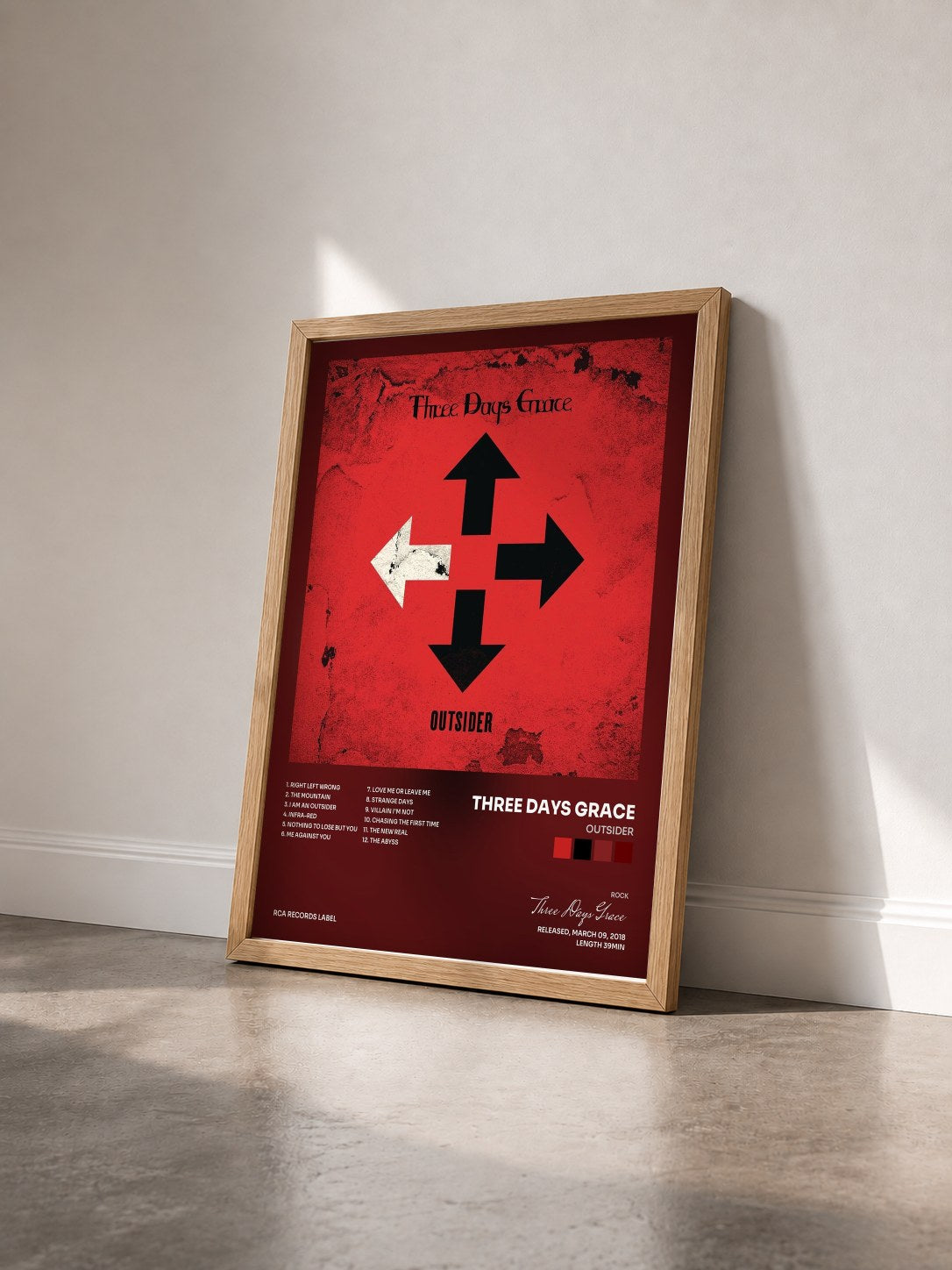 #bois Tableau de l'album Outsider de Three Days Grace vu de trois quarts, cadre en bois brut