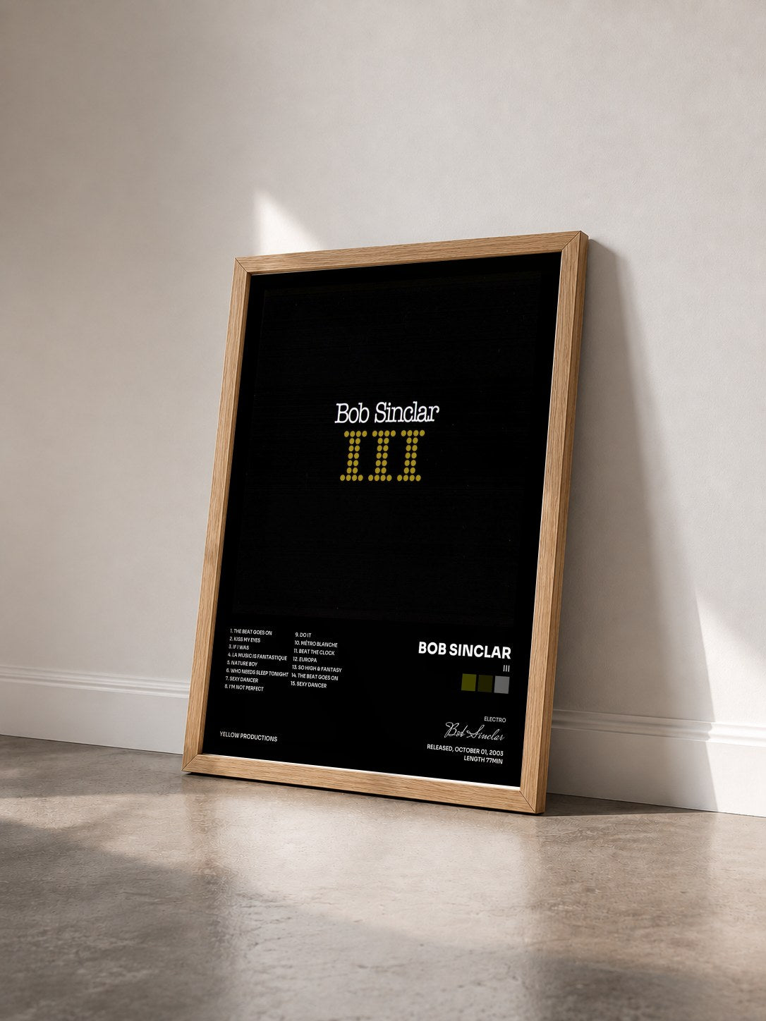 #bois Tableau de l'album III de Bob Sinclar vu de trois quarts, cadre en bois brut