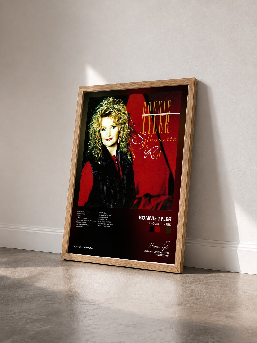 #bois Tableau de l'album Silhouette In Red de Bonnie Tyler vu de trois quarts, cadre en bois brut