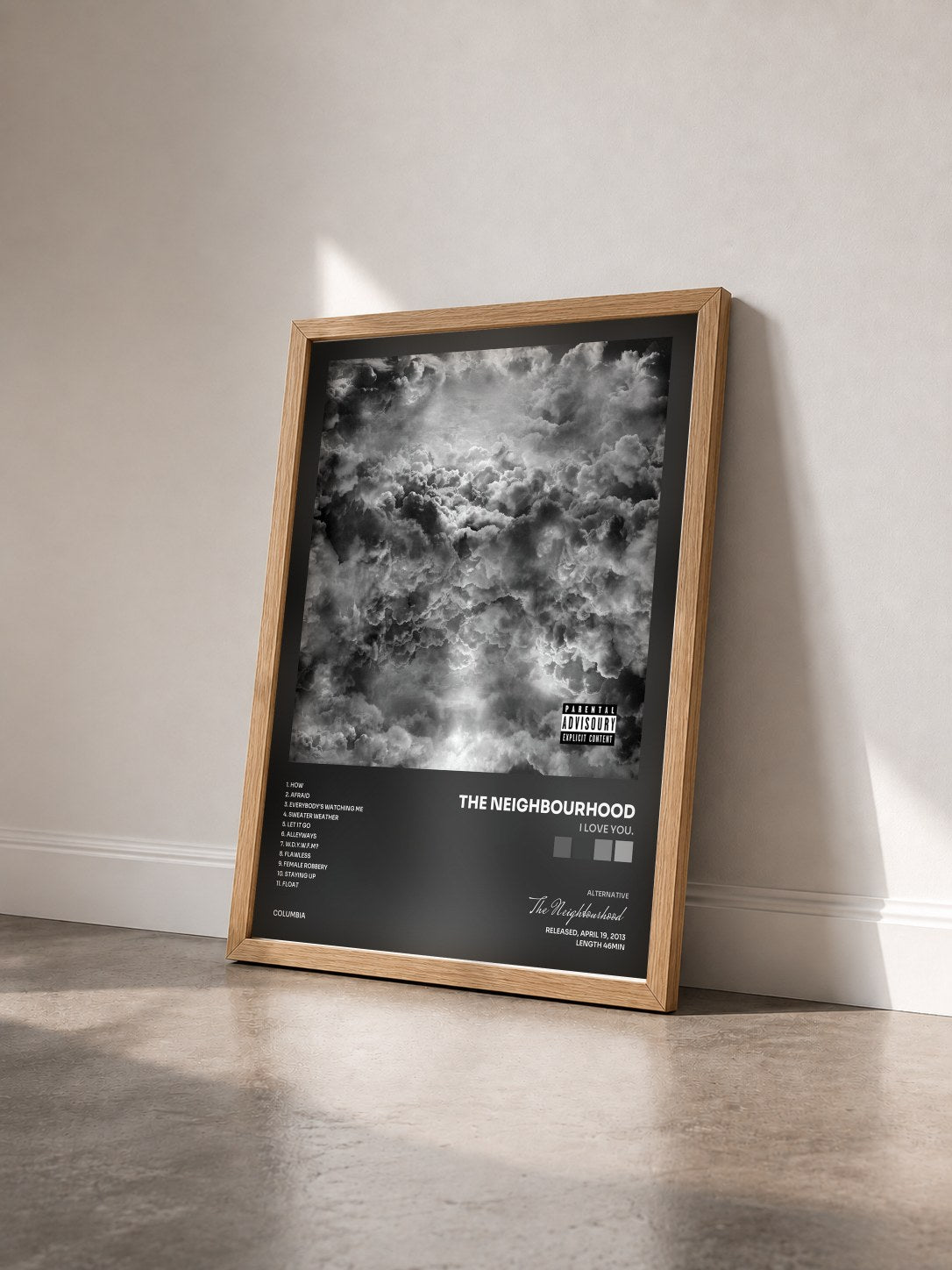 #bois Tableau de l'album I Love You. de The Neighbourhood vu de trois quarts, cadre en bois brut