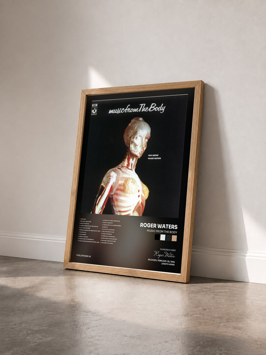 #bois Tableau de l'album Music From The Body de Roger Waters vu de trois quarts, cadre en bois brut