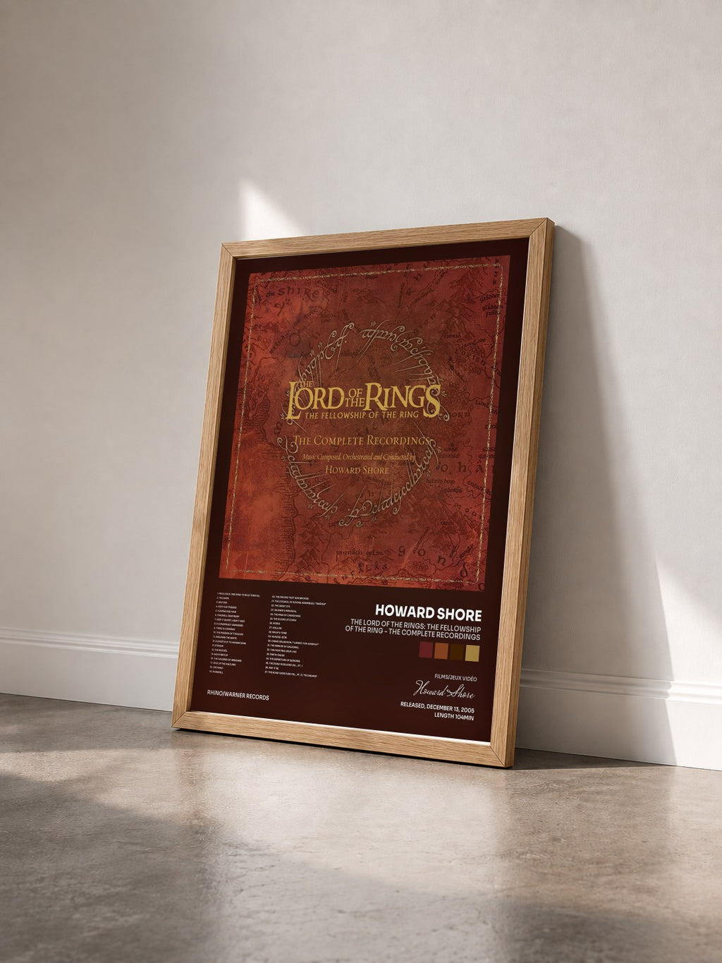 #bois Tableau de l'album The Lord of the Rings: The Fellowship of the Ring - the Complete Recordings de Howard Shore vu de trois quarts, cadre en bois brut