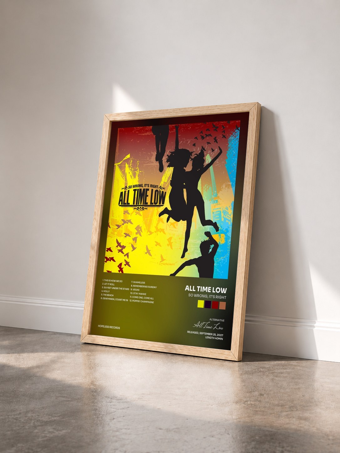 #bois Tableau de l'album So Wrong, It's Right de All Time Low vu de trois quarts, cadre en bois brut