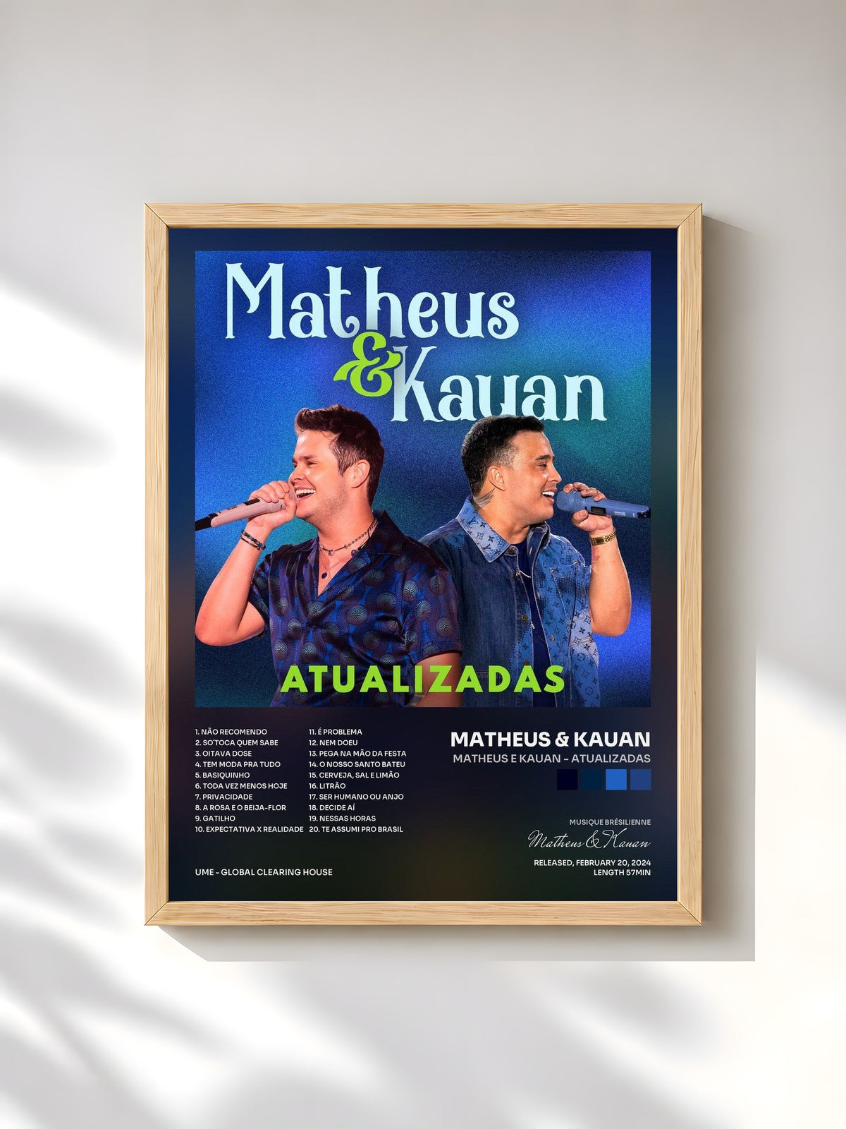 #bois Tableau de l'album Matheus e Kauan - Atualizadas de Matheus & Kauan, cadre en bois brut, imprimé et encadré en France