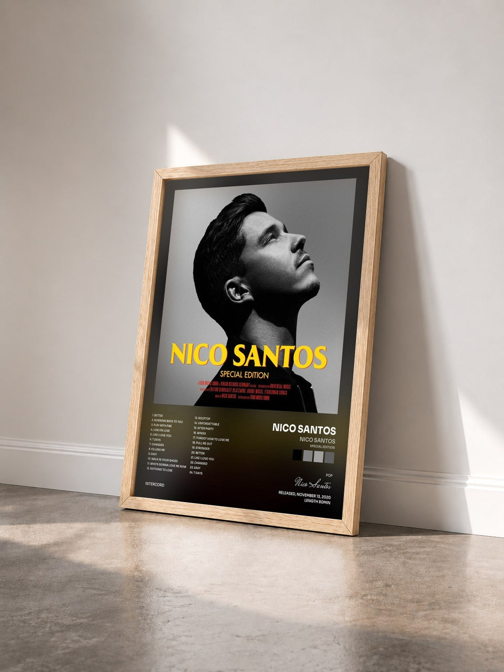 #bois Tableau de l'album Nico Santos (Special Edition) de Nico Santos vu de trois quarts, cadre en bois brut