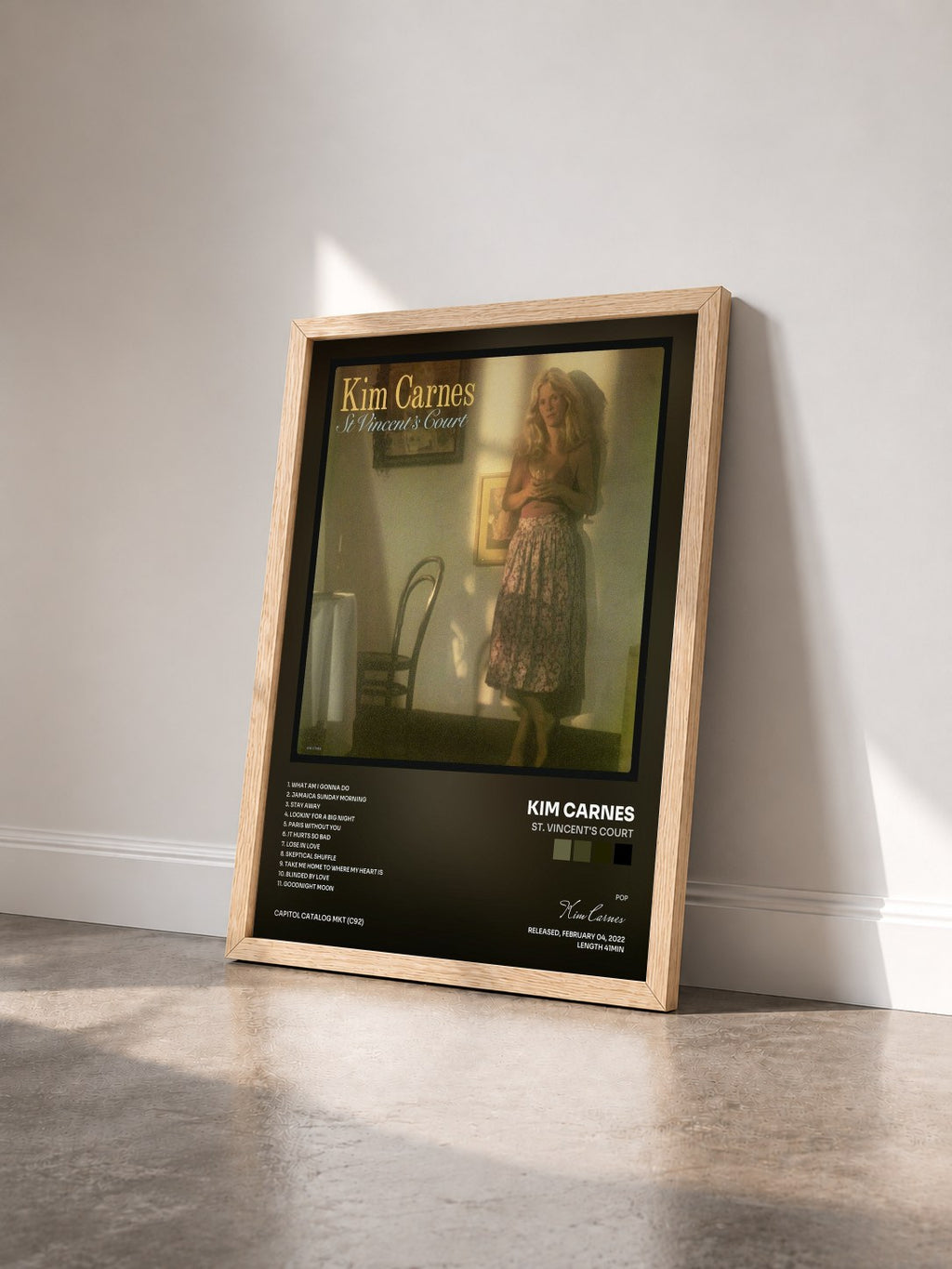#bois Tableau de l'album St. Vincent's Court de Kim Carnes vu de trois quarts, cadre en bois brut