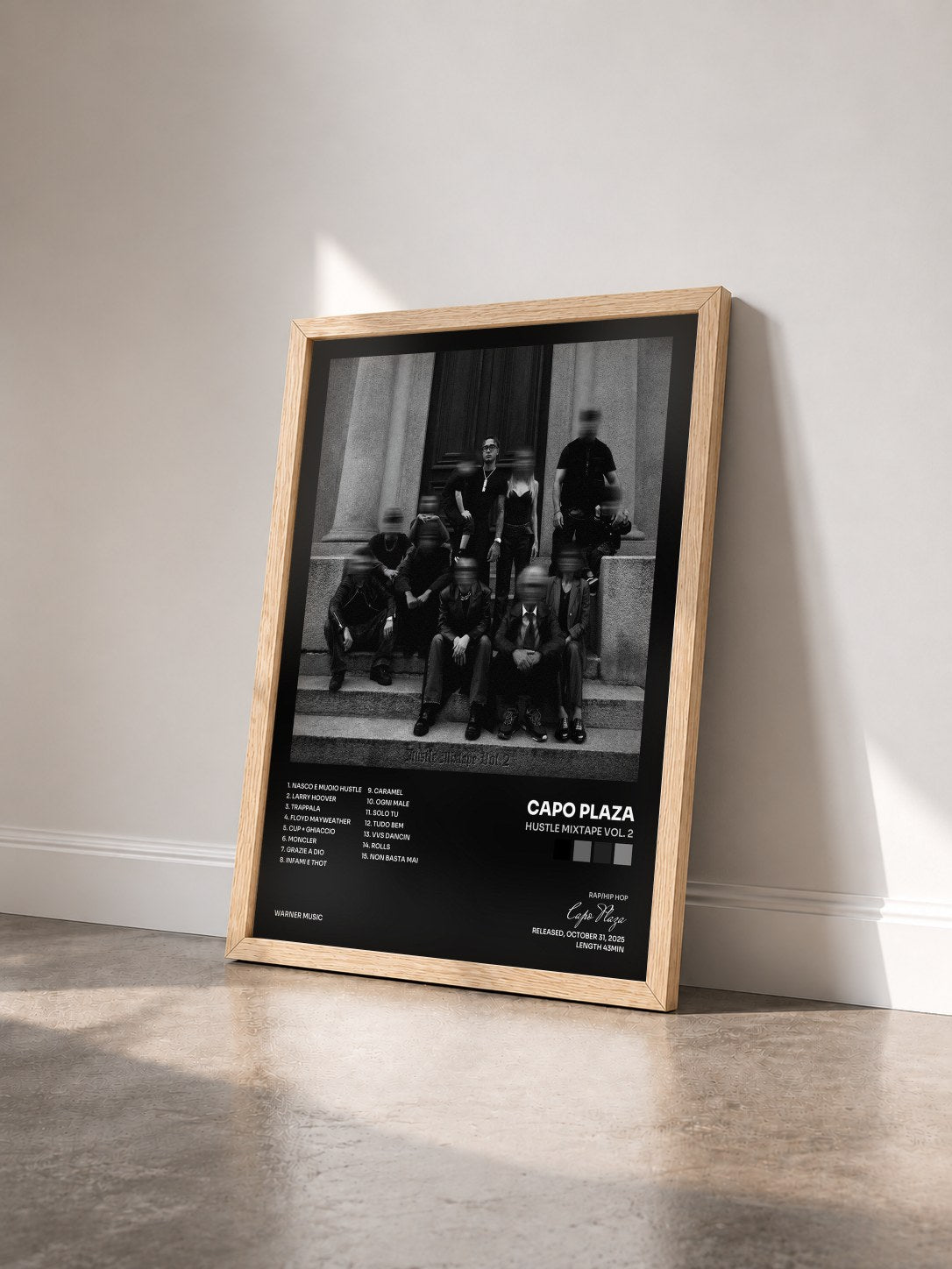 #bois Tableau de l'album Hustle Mixtape Vol. 2 de Capo Plaza vu de trois quarts, cadre en bois brut