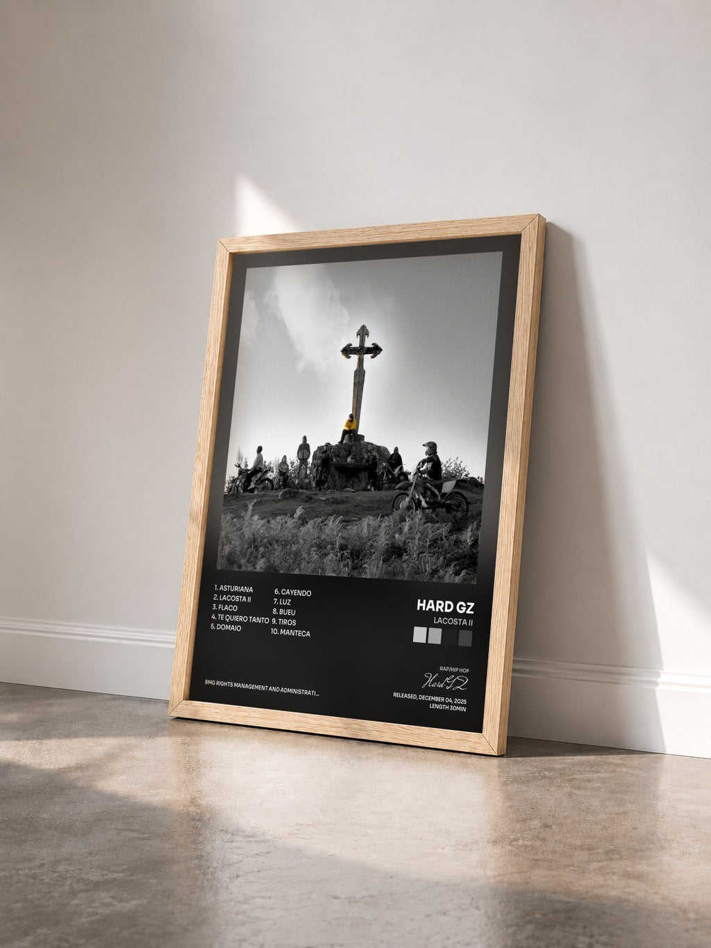#bois Tableau de l'album LACOSTA II de Hard GZ vu de trois quarts, cadre en bois brut