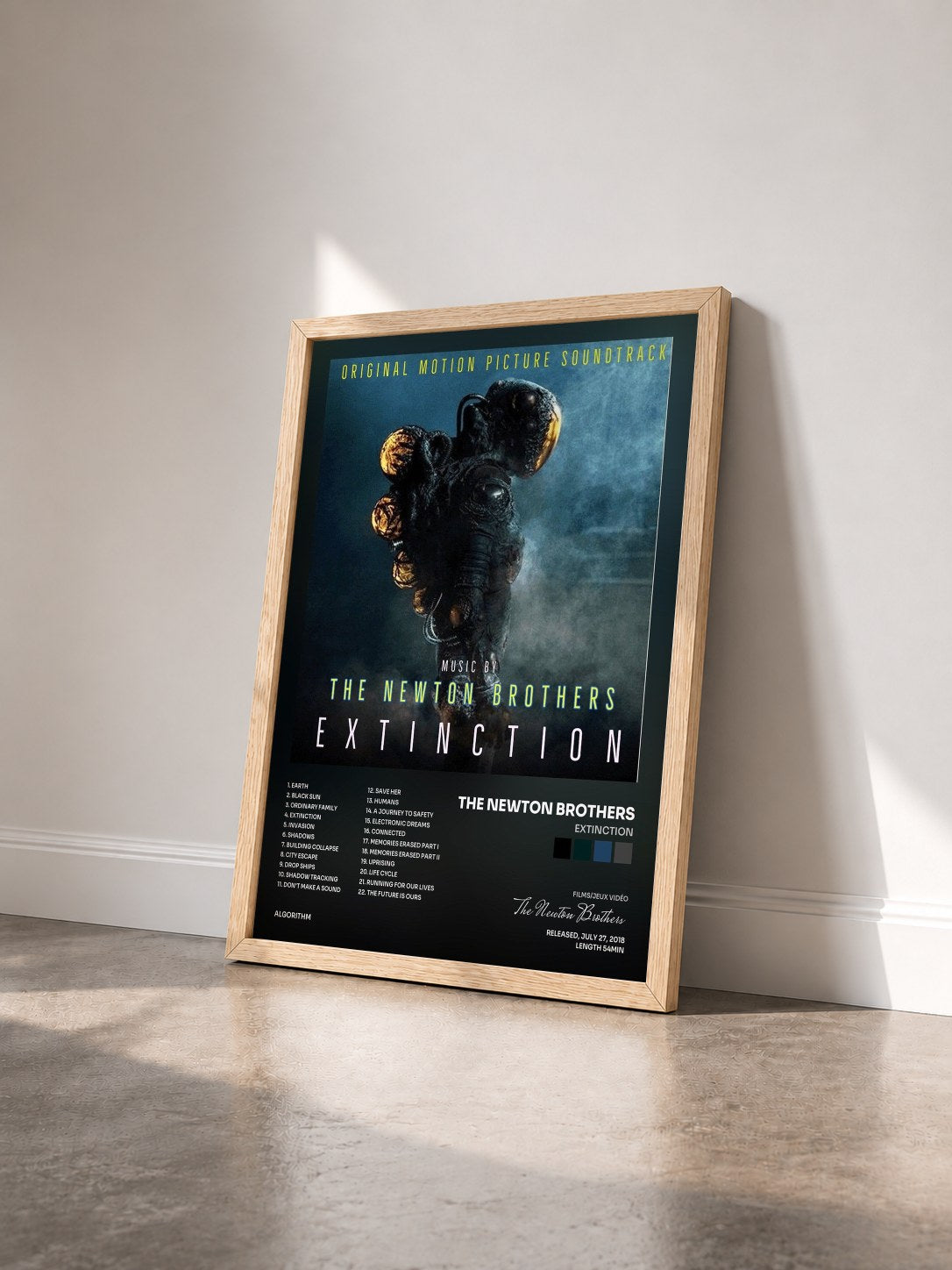 #bois Tableau de l'album Extinction de The Newton Brothers vu de trois quarts, cadre en bois brut
