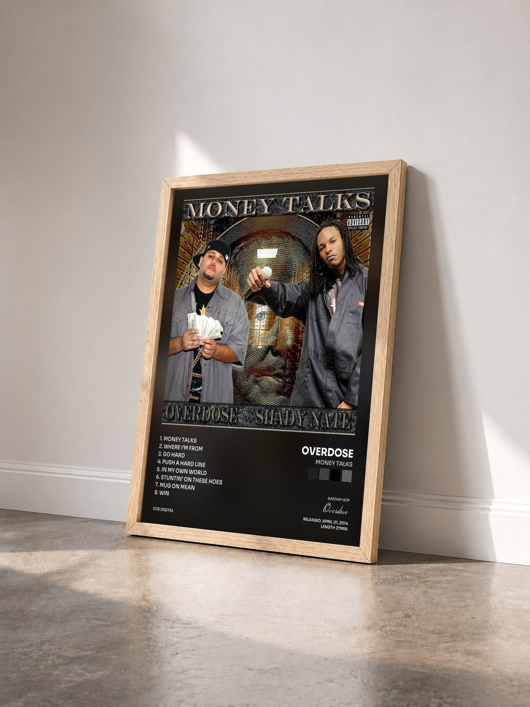 #bois Tableau de l'album Money Talks de Overdose vu de trois quarts, cadre en bois brut