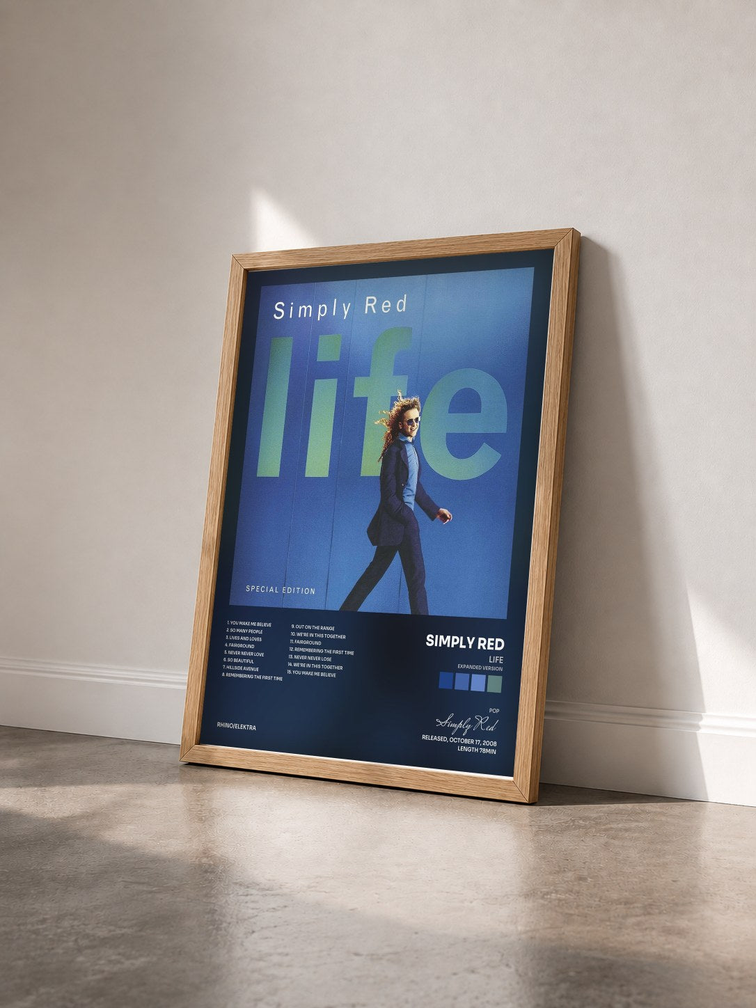 #bois Tableau de l'album Life (Expanded Version) de Simply Red vu de trois quarts, cadre en bois brut