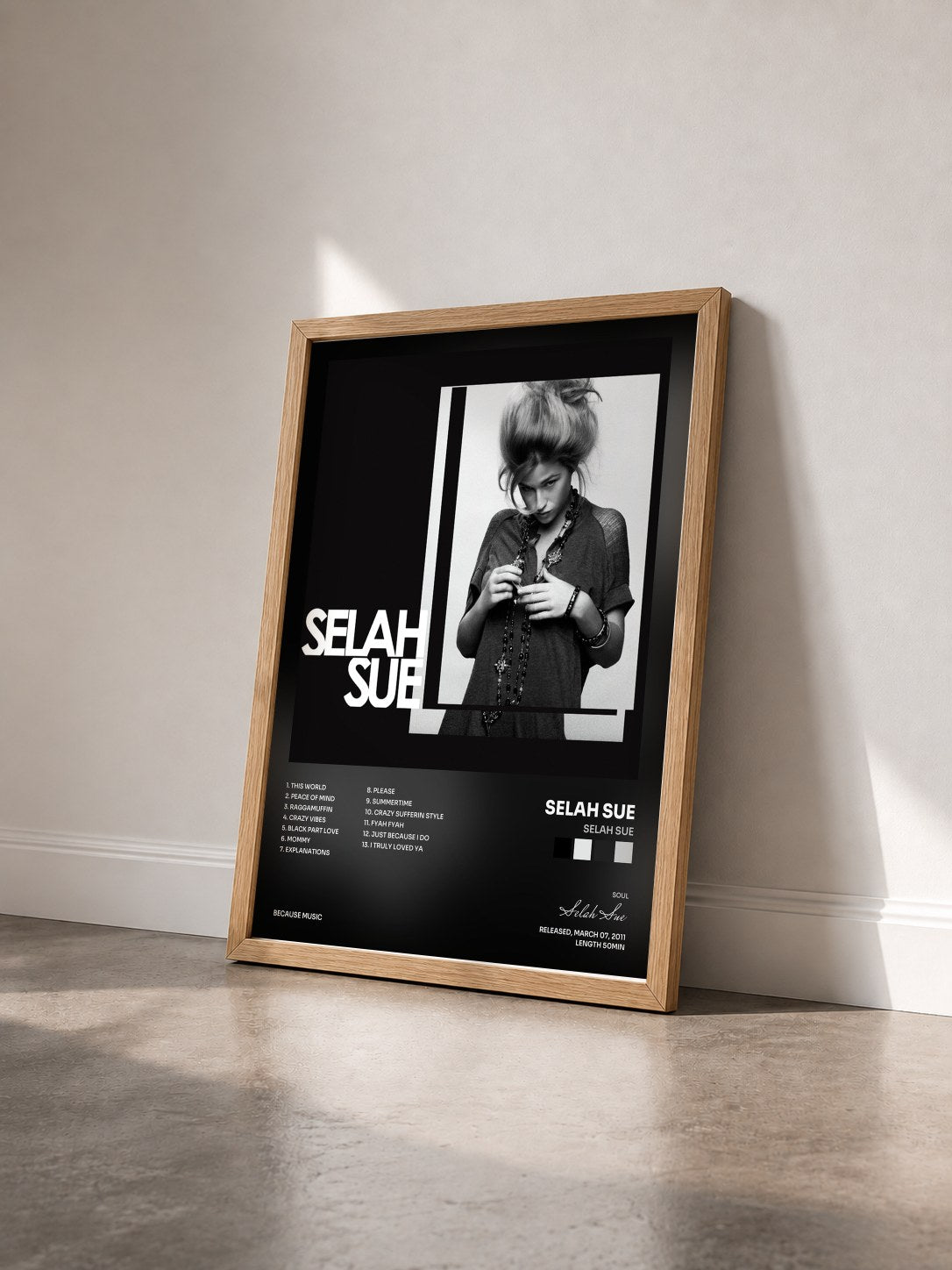 #bois Tableau de l'album Selah Sue de Selah Sue vu de trois quarts, cadre en bois brut