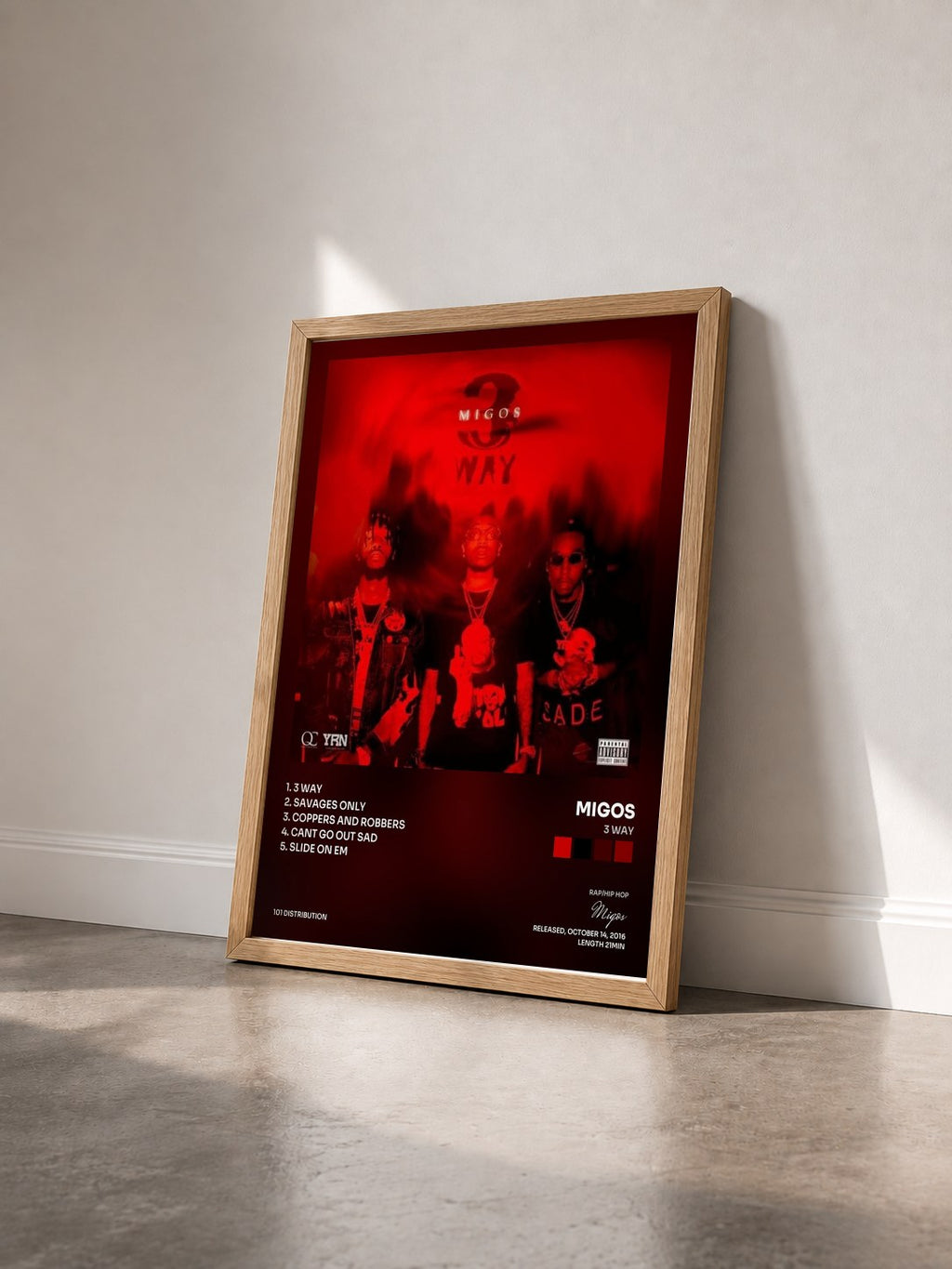 #bois Tableau de l'album 3 Way de Migos vu de trois quarts, cadre en bois brut