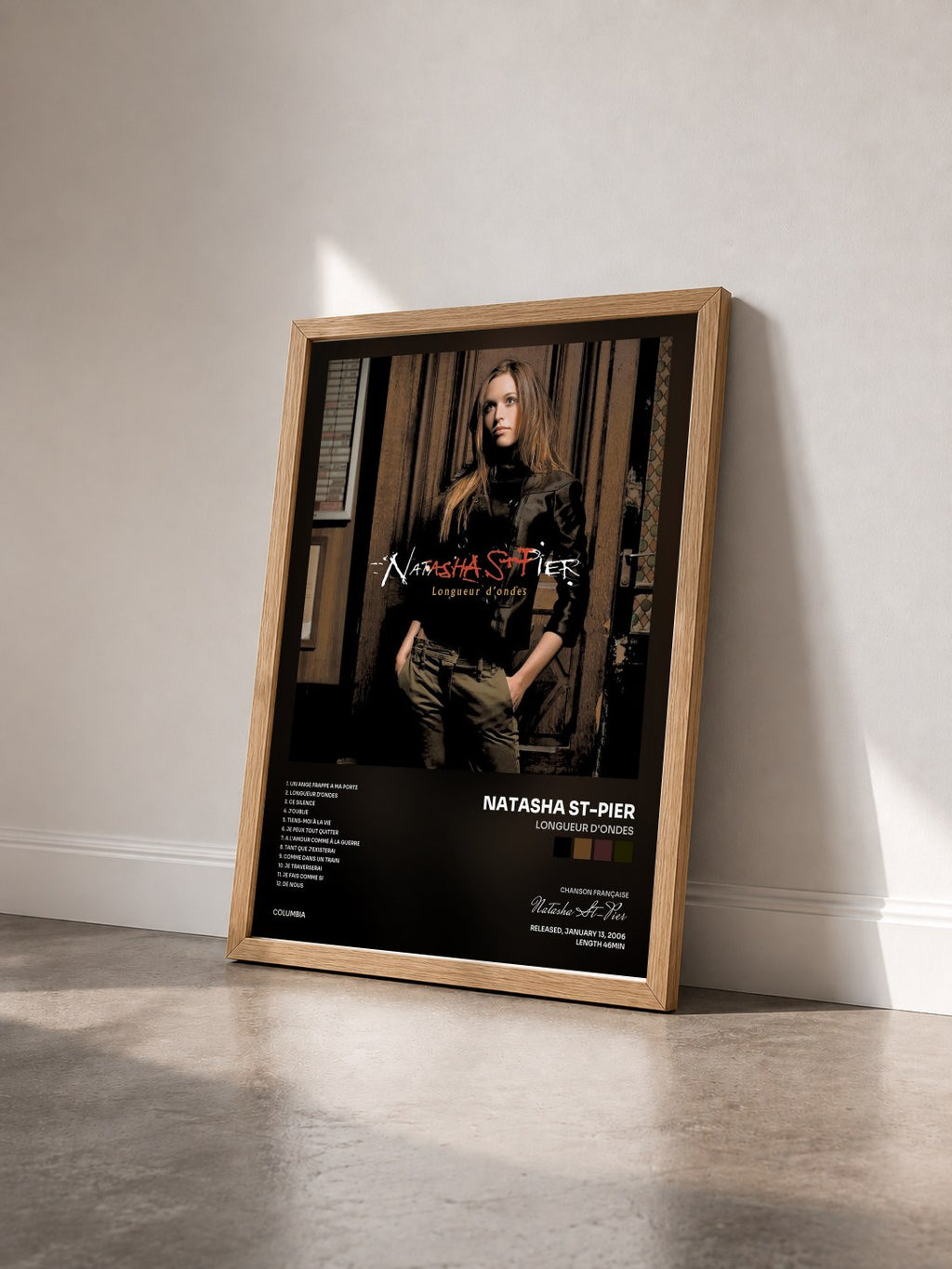 #bois Tableau de l'album Longueur d'ondes de Natasha St-Pier vu de trois quarts, cadre en bois brut
