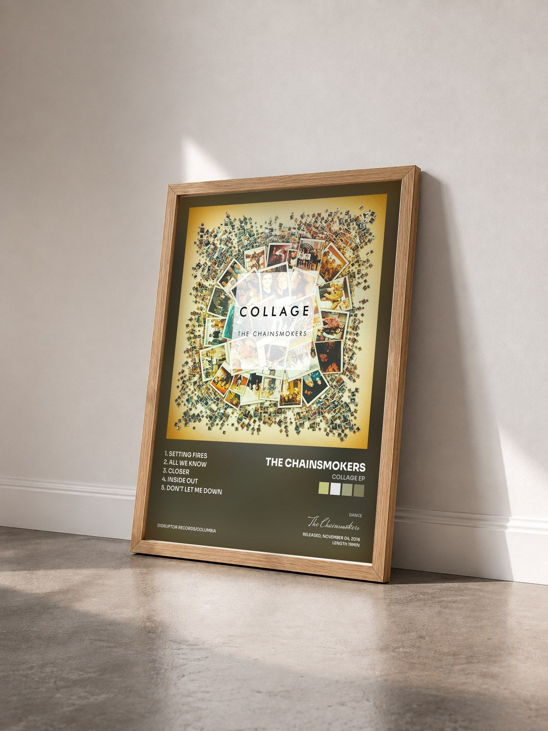 #bois Tableau de l'album Collage EP de The Chainsmokers vu de trois quarts, cadre en bois brut