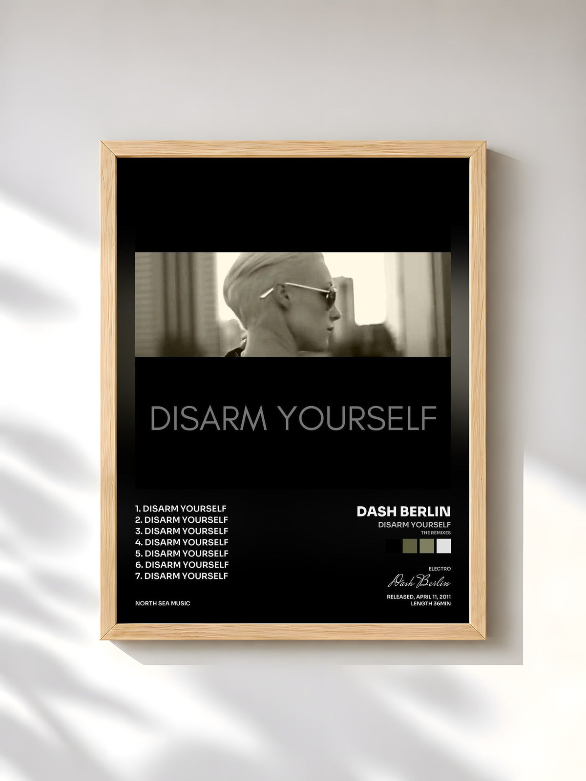 #bois Tableau de l'album Disarm Yourself (The Remixes) de Dash Berlin, cadre en bois brut, imprimé et encadré en France